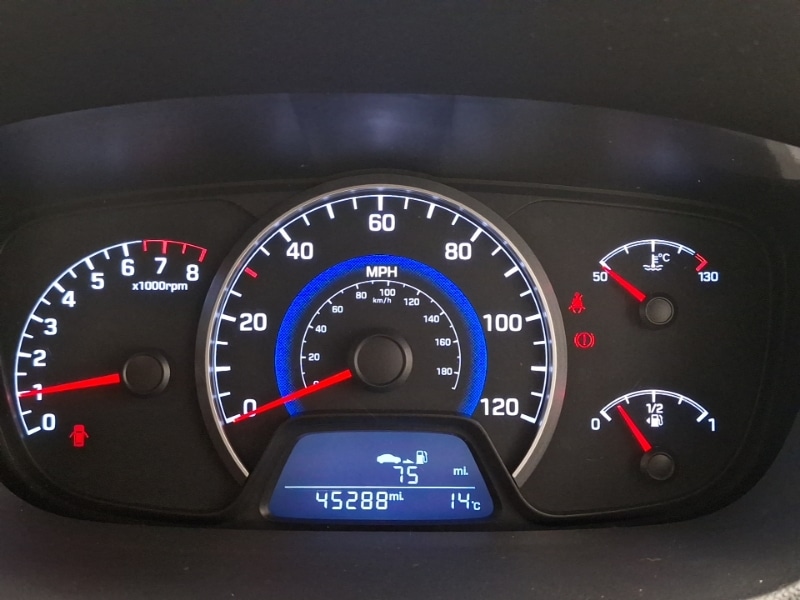 Used Hyundai i10 2014 for sale - 76987433: Photo 11