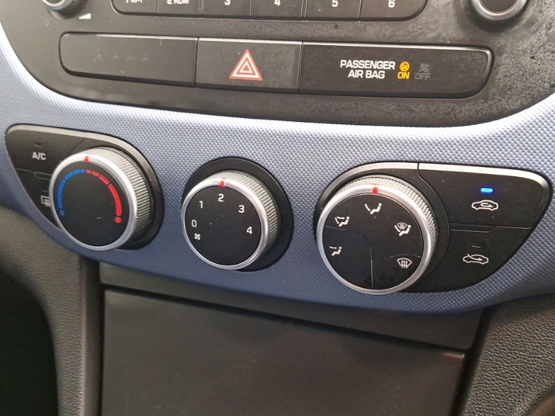 Used Hyundai i10 2014 for sale - 76987433: Photo 13