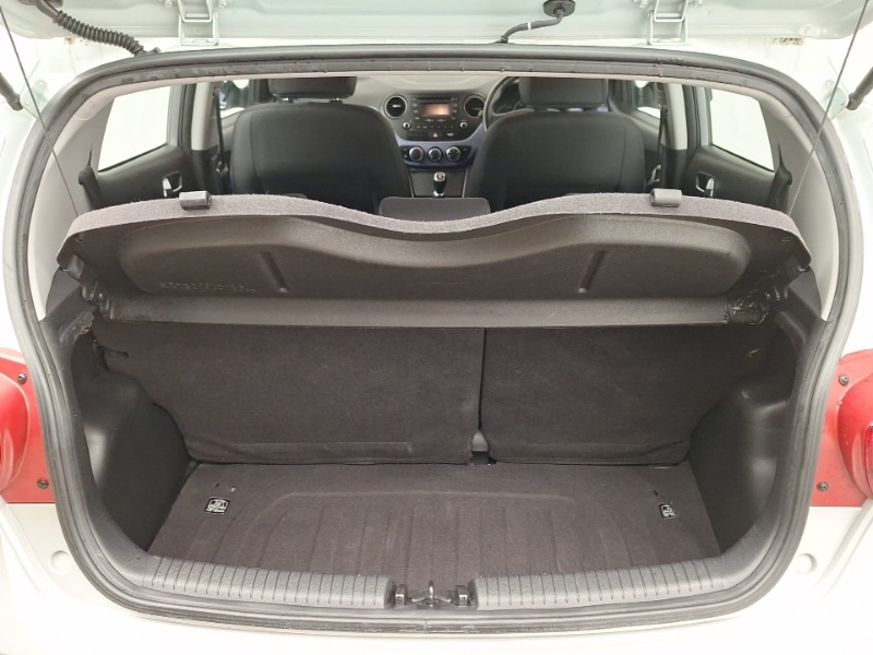 Used Hyundai i10 2014 for sale - 76987433: Photo 8