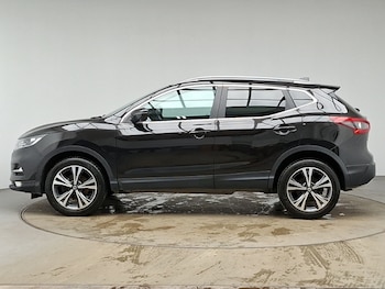 Used Nissan Qashqai 2018 for sale - 77881702: Photo