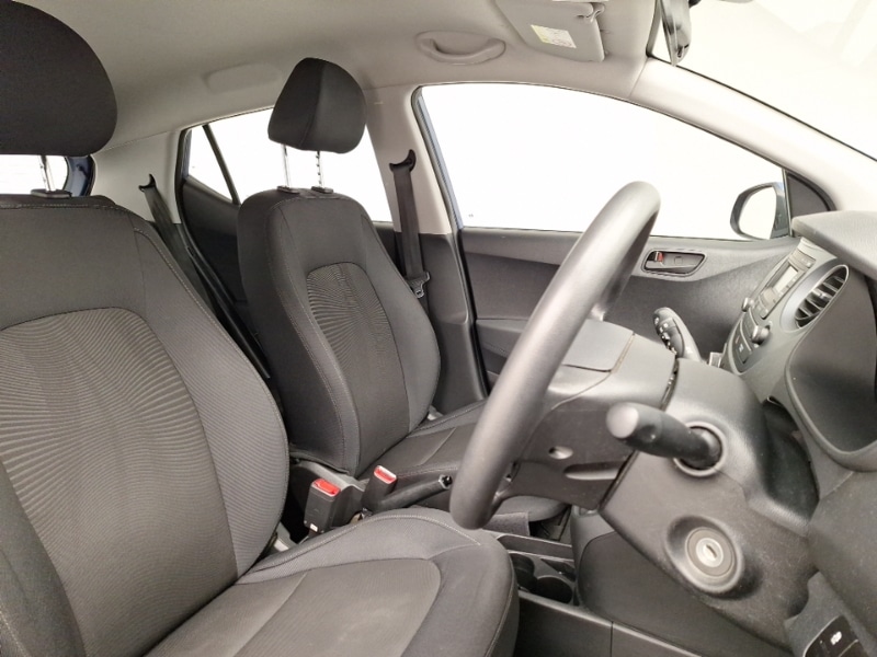 Used Hyundai i10 2017 for sale - 76885580: Photo 12