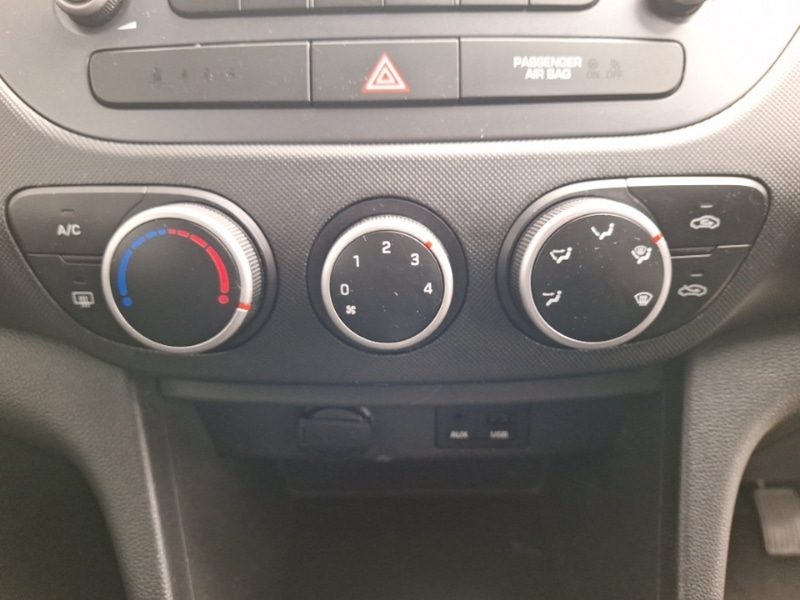 Used Hyundai i10 2017 for sale - 76885580: Photo 15