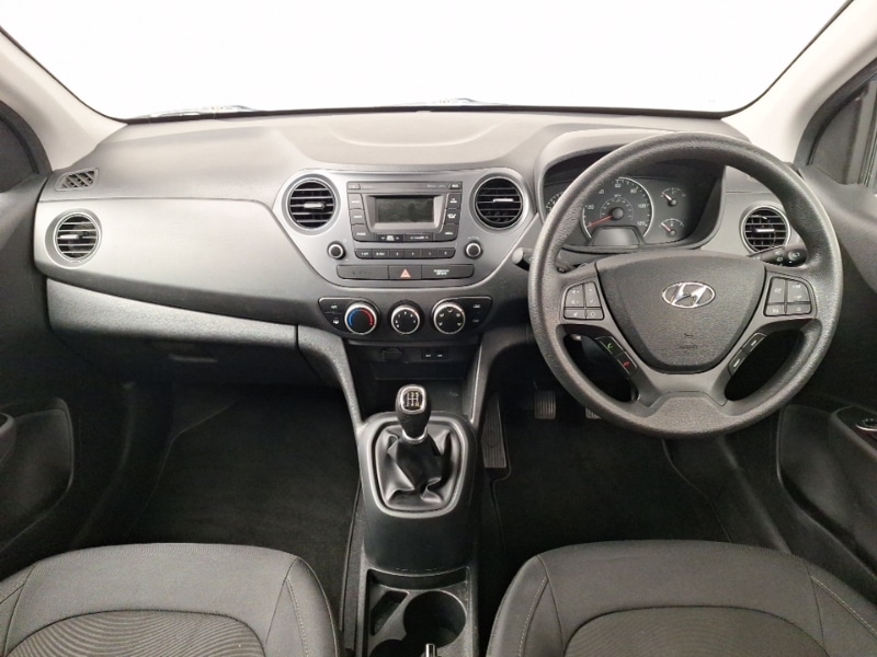 Used Hyundai i10 2017 for sale - 76885580: Photo 2