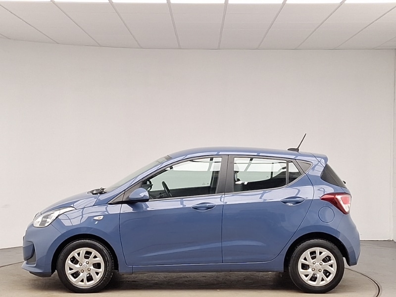 Used Hyundai i10 2017 for sale - 76885580: Photo 4