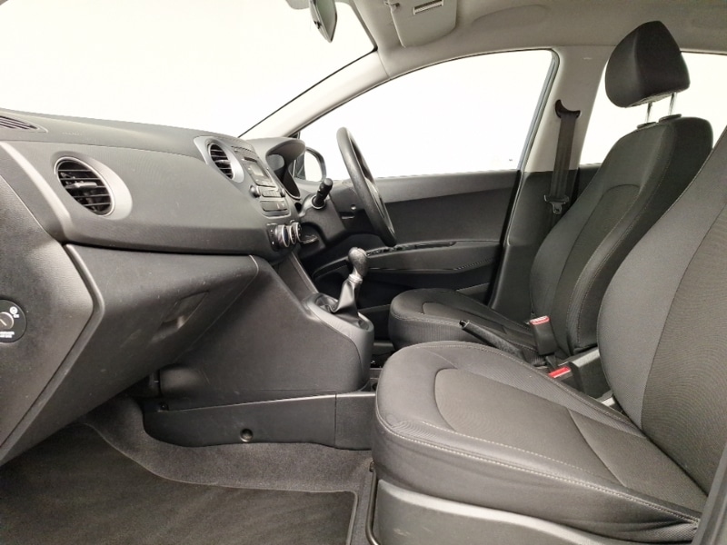 Used Hyundai i10 2017 for sale - 76885580: Photo 5