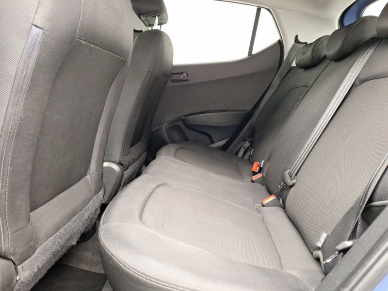 Used Hyundai i10 2017 for sale - 76885580: Photo 6