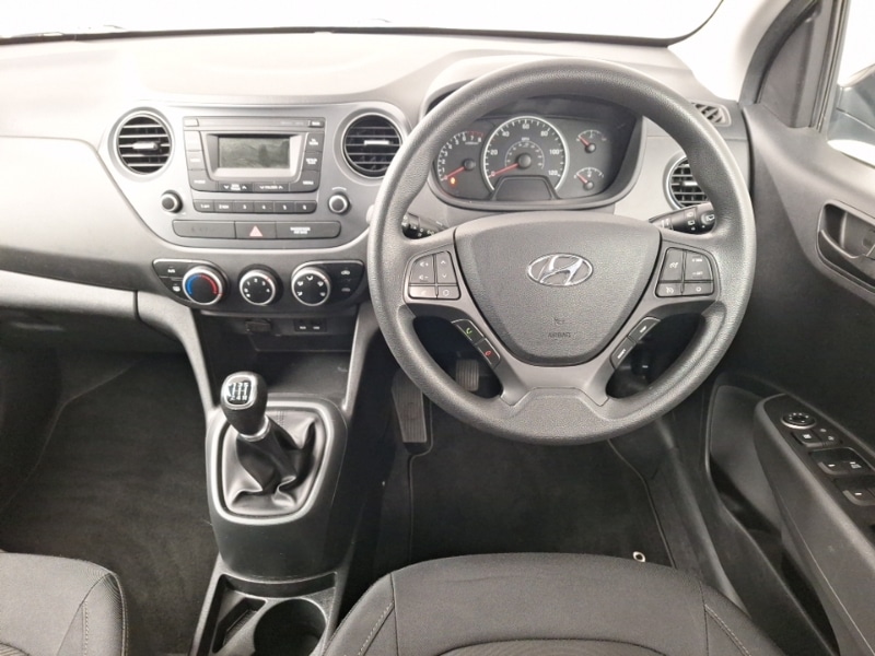 Used Hyundai i10 2017 for sale - 76885580: Photo 7