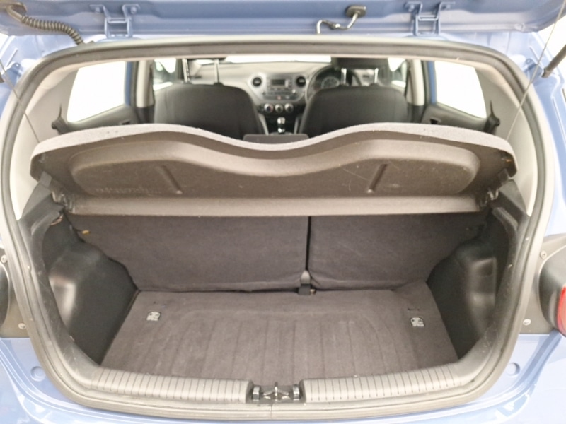 Used Hyundai i10 2017 for sale - 76885580: Photo 8