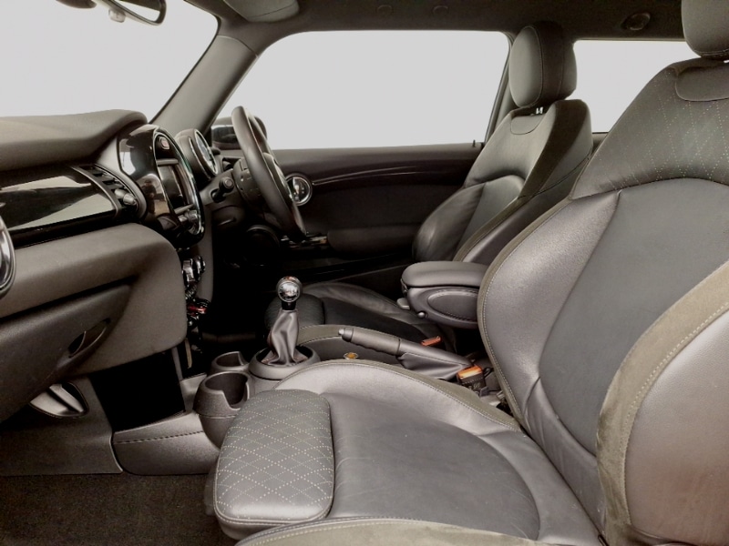 Used MINI Hatch 2019 for sale - 76707739: Photo 5