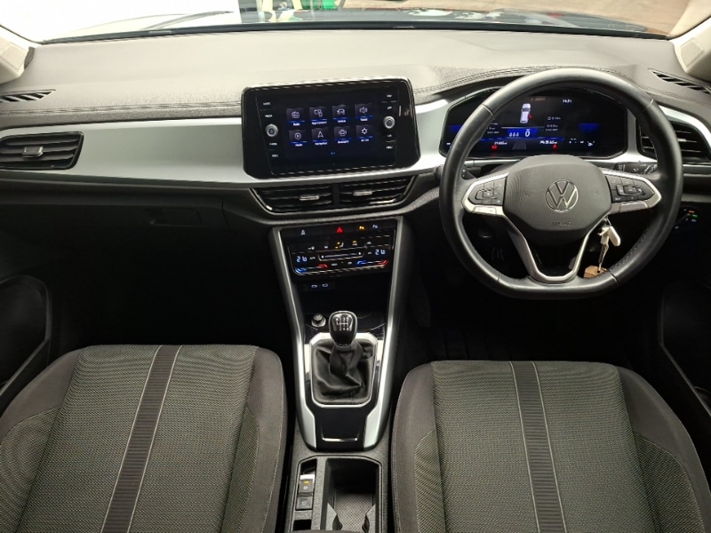 Used Volkswagen T-Roc 2023 for sale - 77716999: Photo 2