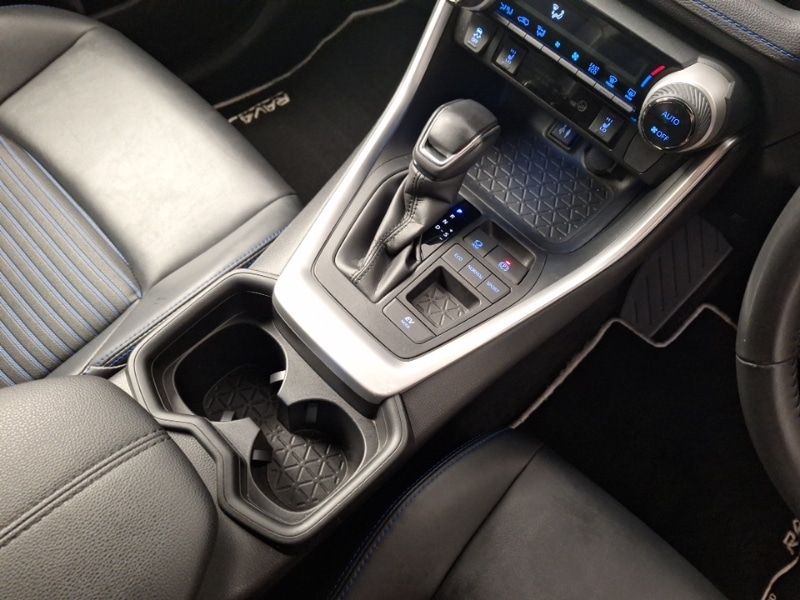 Used Toyota RAV4 2019 for sale - 76475521: Photo 11