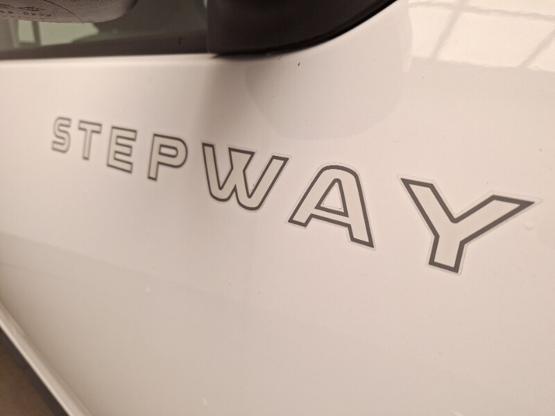 Used Dacia Sandero Stepway 2019 for sale - 76567132: Photo 19