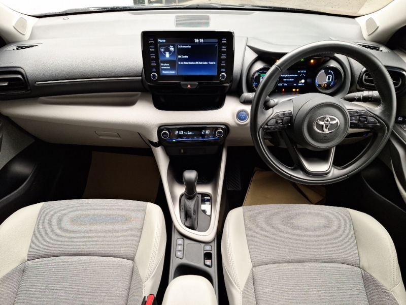 Used Toyota Yaris 2022 for sale - 76644069: Photo 2