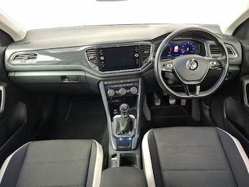 Used Volkswagen T-Roc 2019 for sale - 78515551: Photo