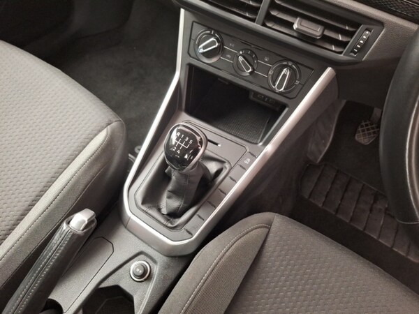 Used Volkswagen Polo 2022 for sale - 76078511: Photo 11