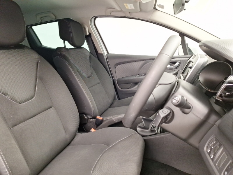 Used Renault Clio 2019 for sale - 76630682: Photo 12