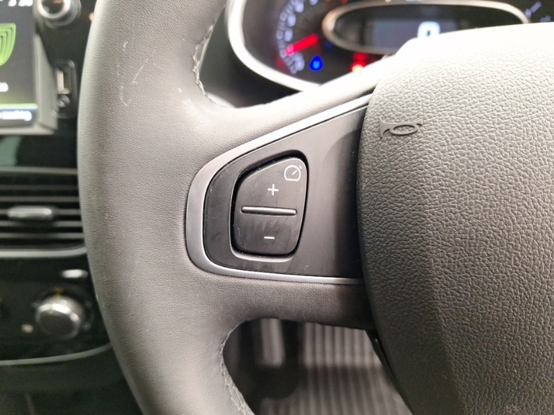 Used Renault Clio 2019 for sale - 76630682: Photo 16
