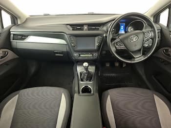 Used Toyota Avensis 2018 for sale - 79811334: Photo