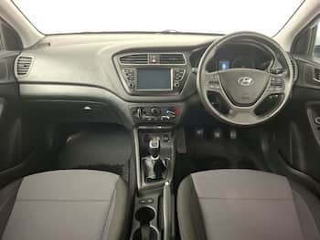 Used Hyundai i20 2019 for sale - 79737095: Photo