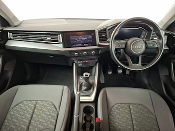 Used Volkswagen Polo 2023 for sale - 79411453: Photo