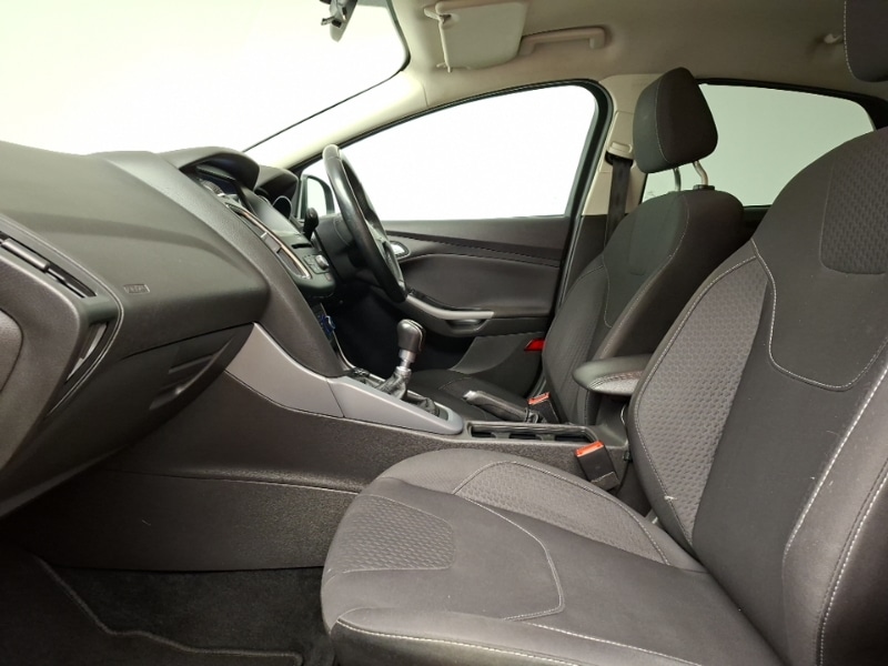 Used Ford Focus 2017 for sale - 78218757: Photo 5