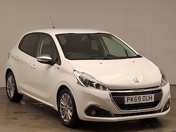 Peugeot - 208