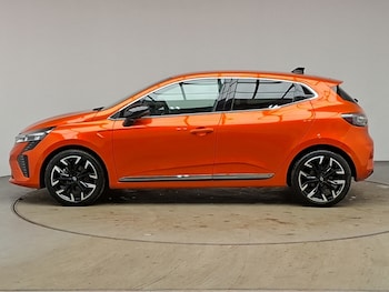 Used Renault Clio 2024 for sale - 77717000: Photo