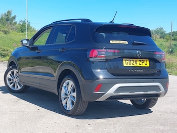 Used Volkswagen T-Cross 2024 for sale - 75900507: Photo