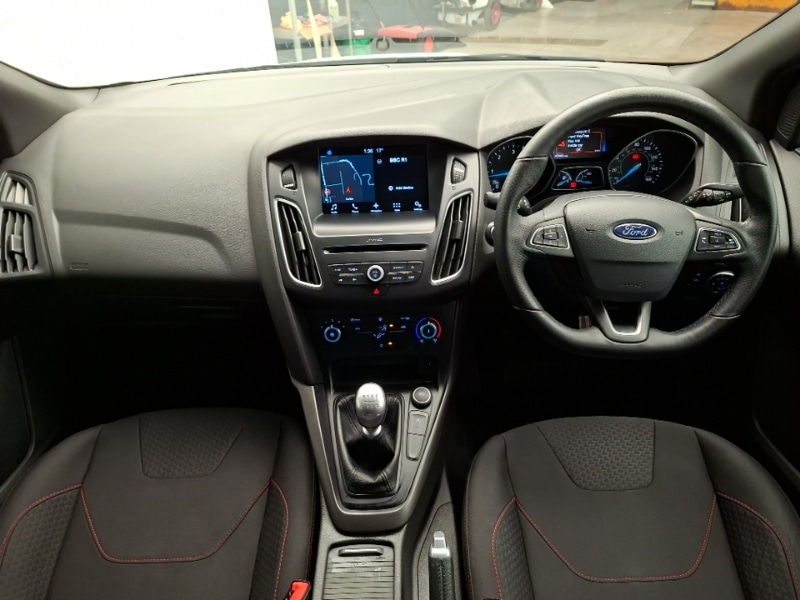 Used Ford Focus 2017 for sale - 78041311: Photo 2