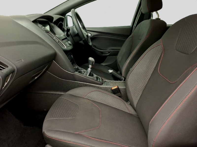 Used Ford Focus 2017 for sale - 78041311: Photo 5