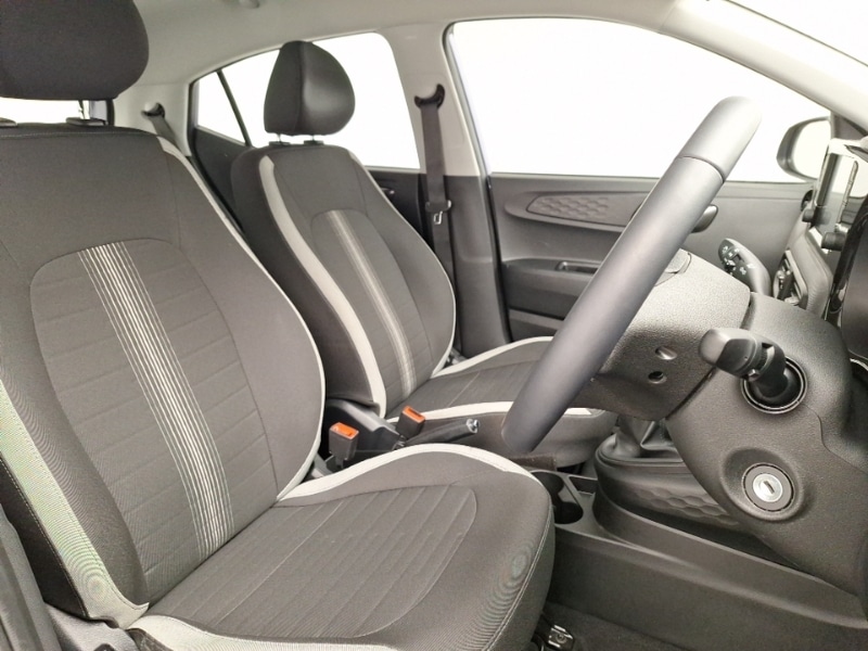 Used Hyundai i10 2023 for sale - 76602460: Photo 12