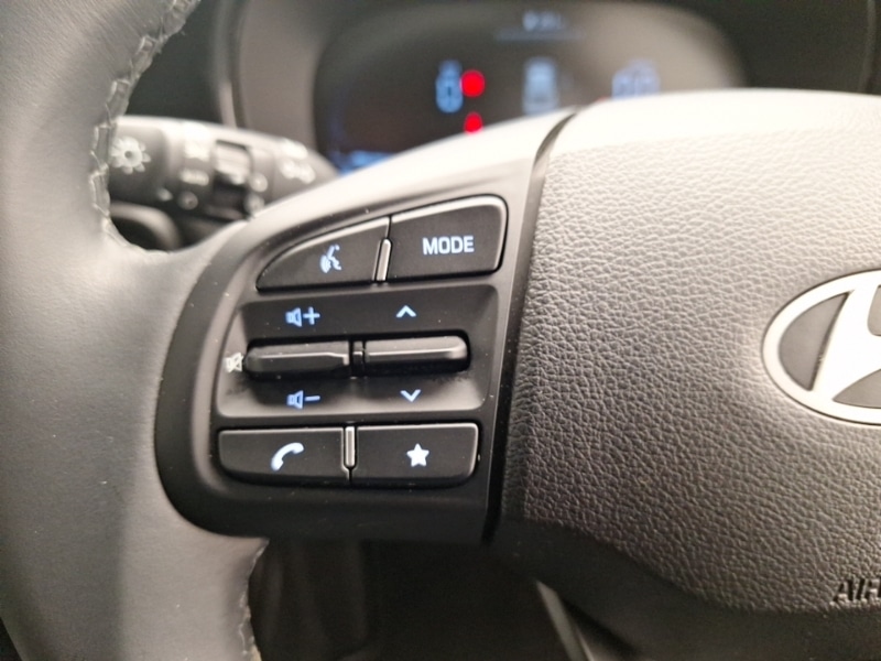 Used Hyundai i10 2023 for sale - 76602460: Photo 15