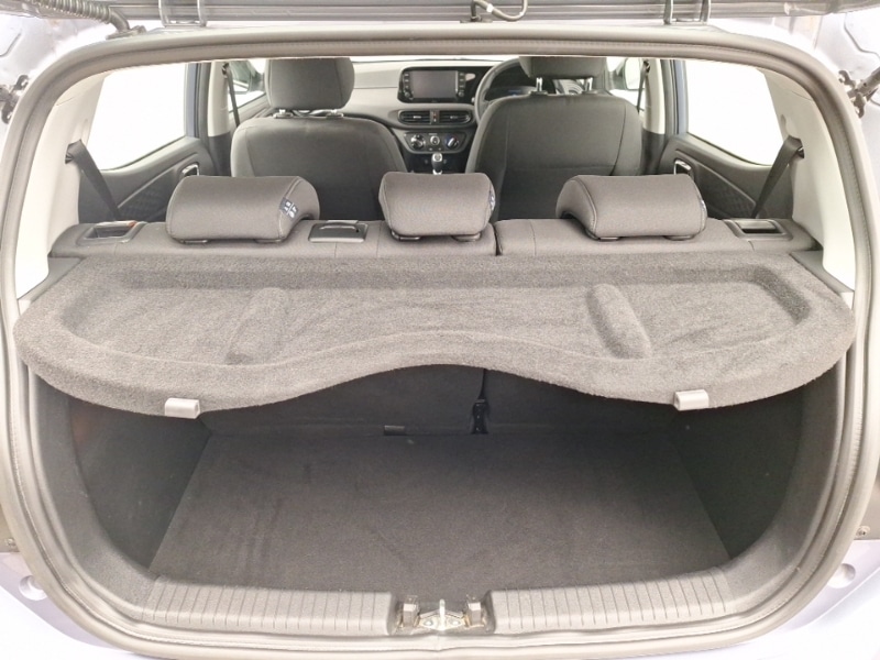 Used Hyundai i10 2023 for sale - 76602460: Photo 8