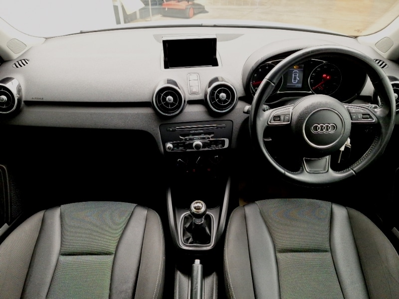 Used Audi A1 2015 for sale - 76537033: Photo 2