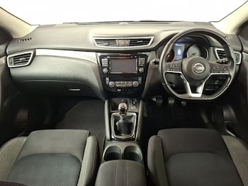 Used Nissan Qashqai 2018 for sale - 77922235: Photo