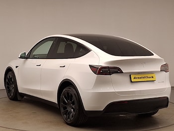 Used Tesla Model Y 2022 for sale - 76195630: Photo
