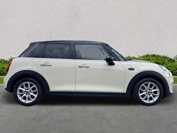 Used MINI Hatch 2018 for sale - 75956610: Photo