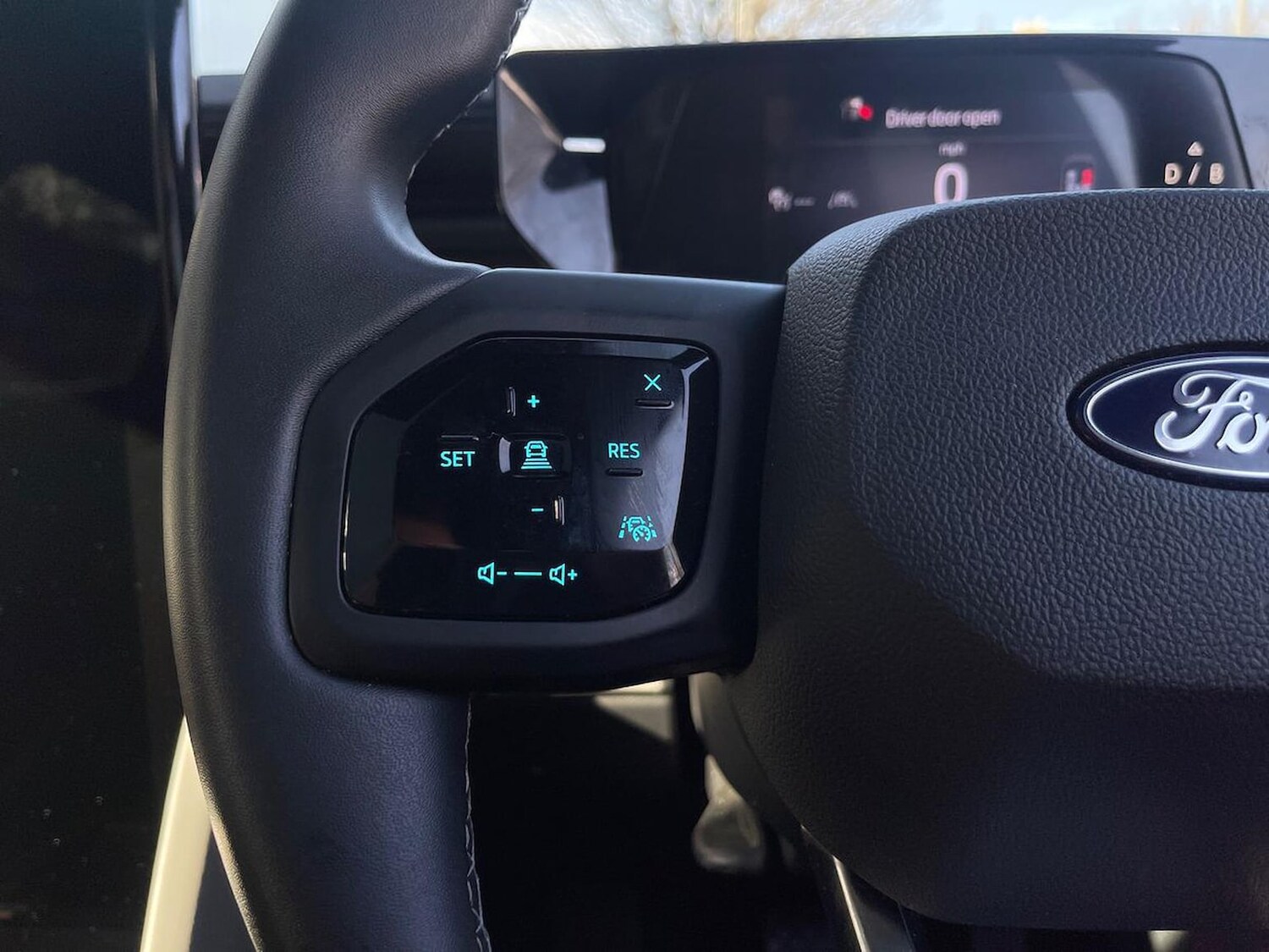 Used Ford Explorer 2024 for sale - 78194308: Photo 28