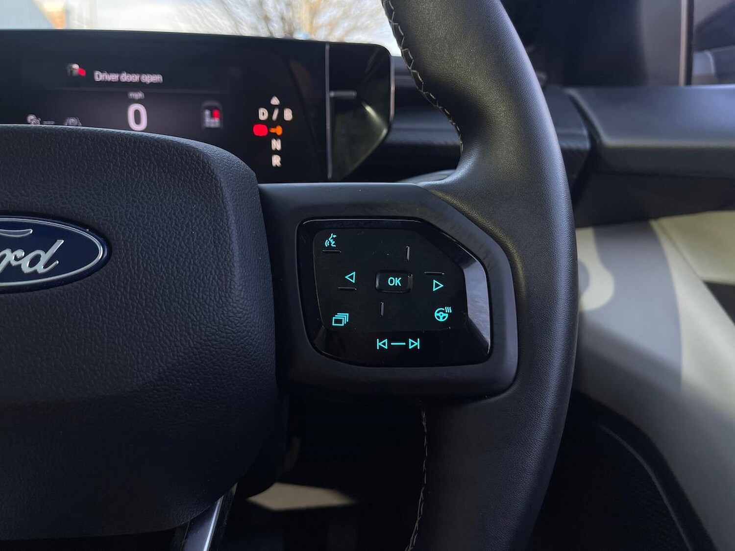 Used Ford Explorer 2024 for sale - 78194308: Photo 29