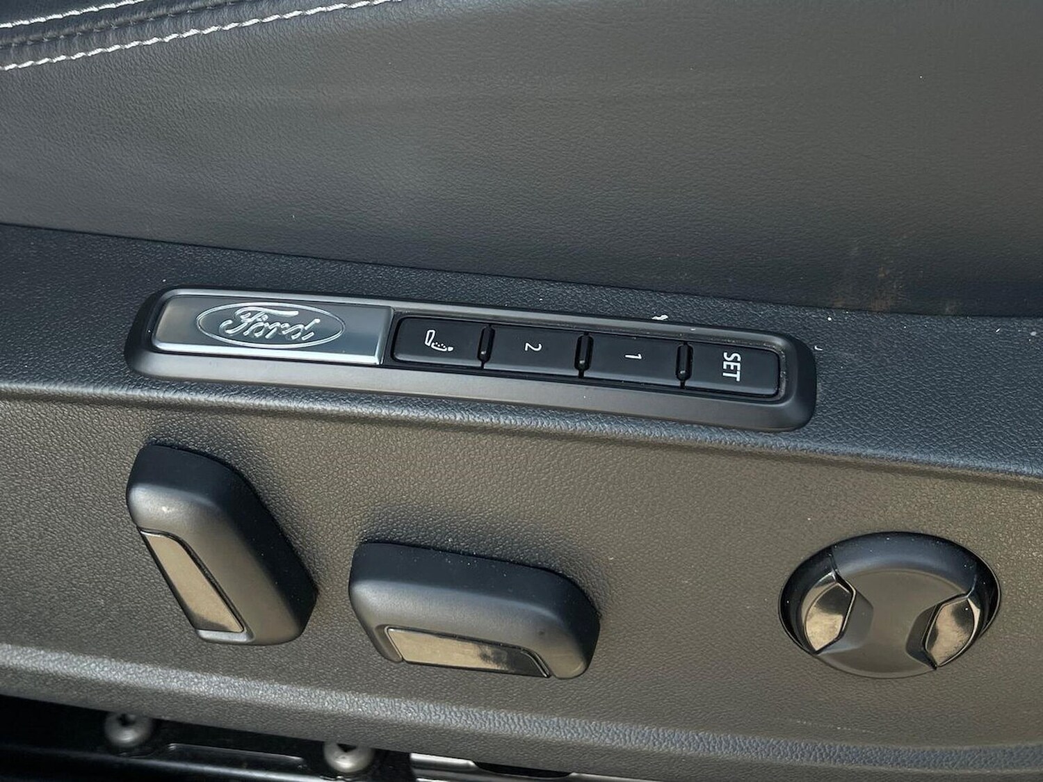 Used Ford Explorer 2024 for sale - 78194308: Photo 32