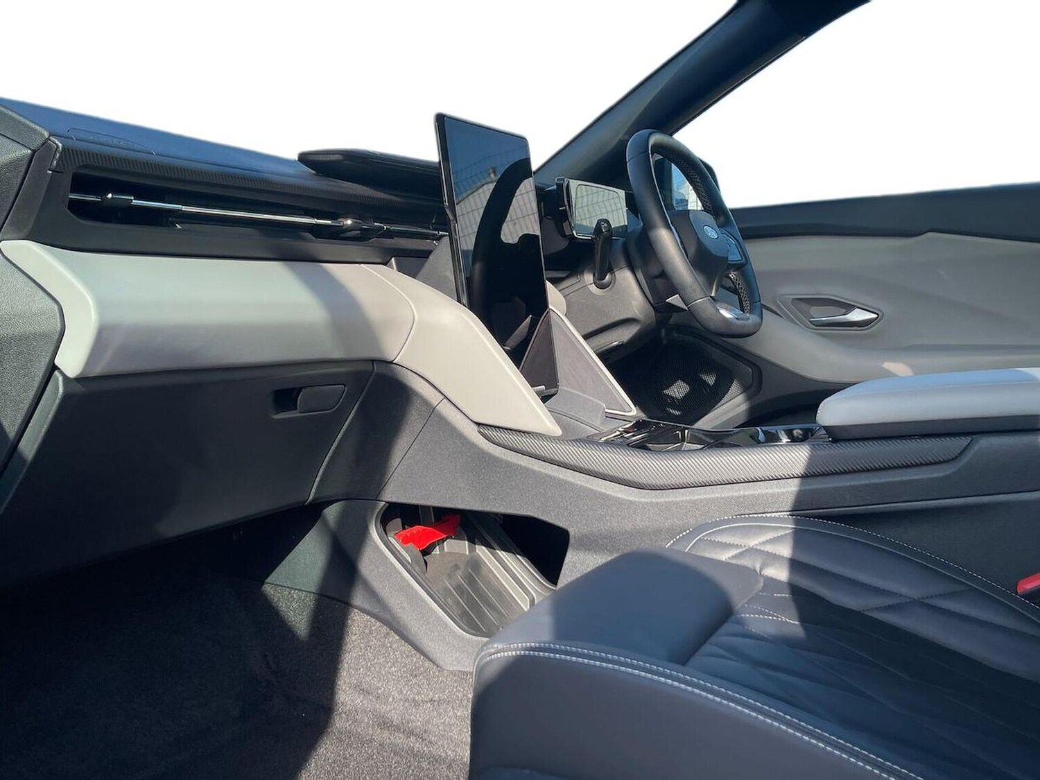 Used Ford Explorer 2024 for sale - 78194308: Photo 9