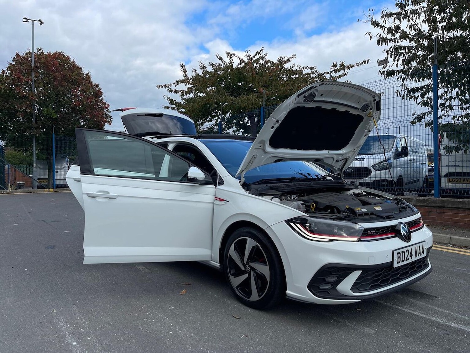 Used Volkswagen Polo 2024 for sale - 76082486: Photo 40