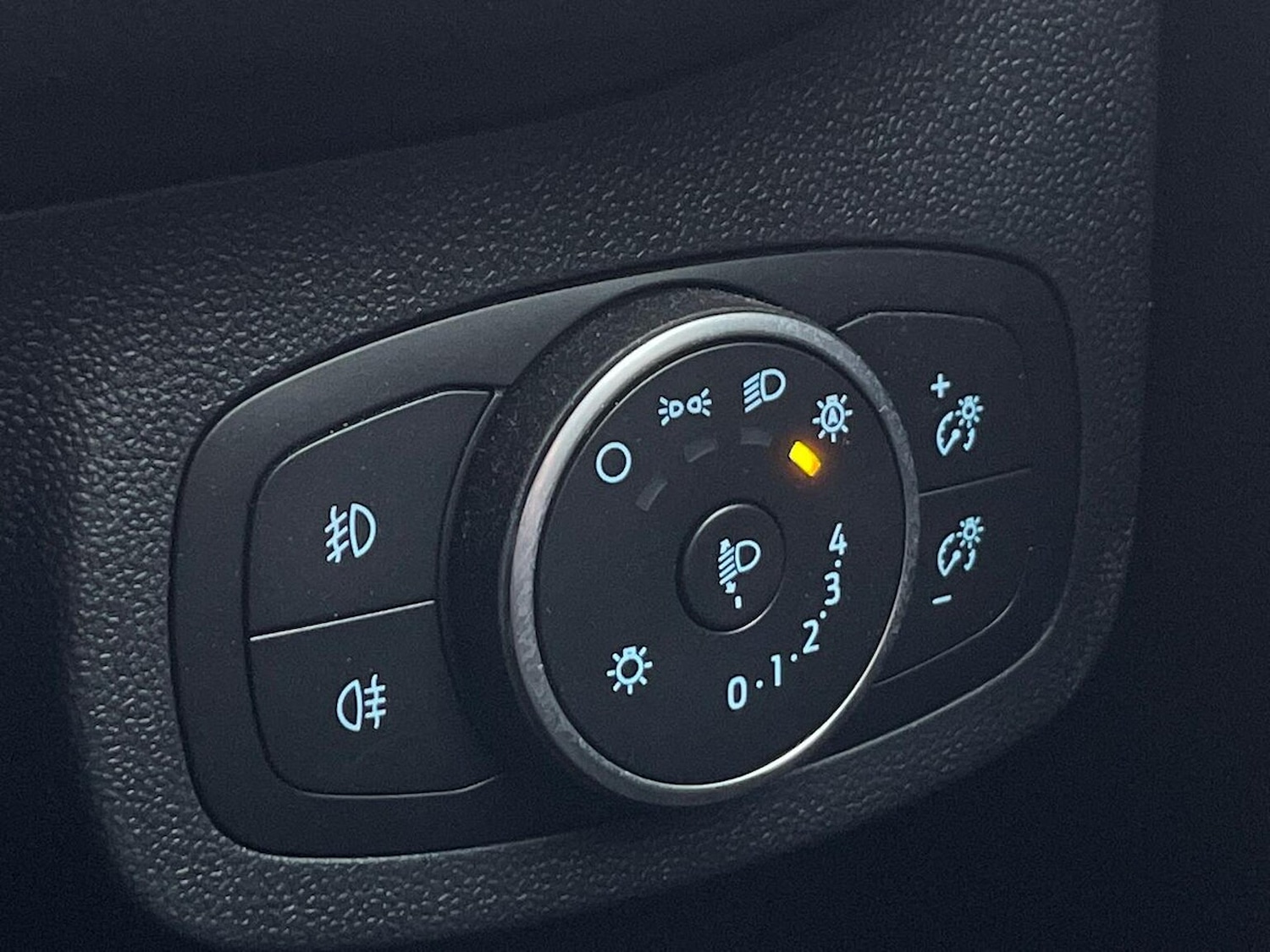 Used Ford Fiesta 2020 for sale - 77775136: Photo 32