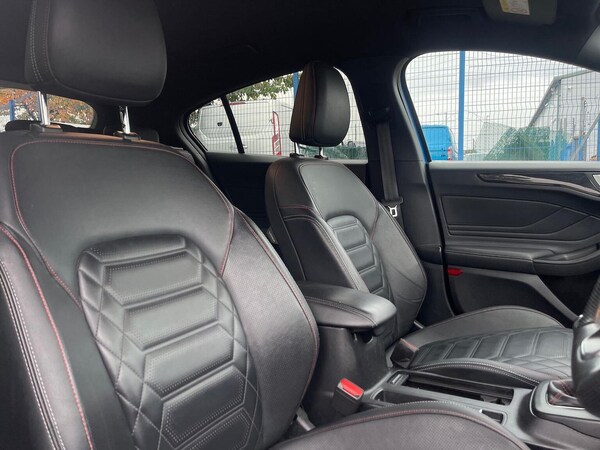 Used Ford Focus 2022 for sale - 76310130: Photo 32