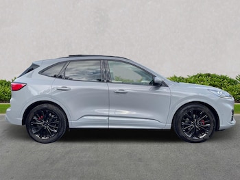 Used Ford Kuga 2023 for sale - 75962392: Photo
