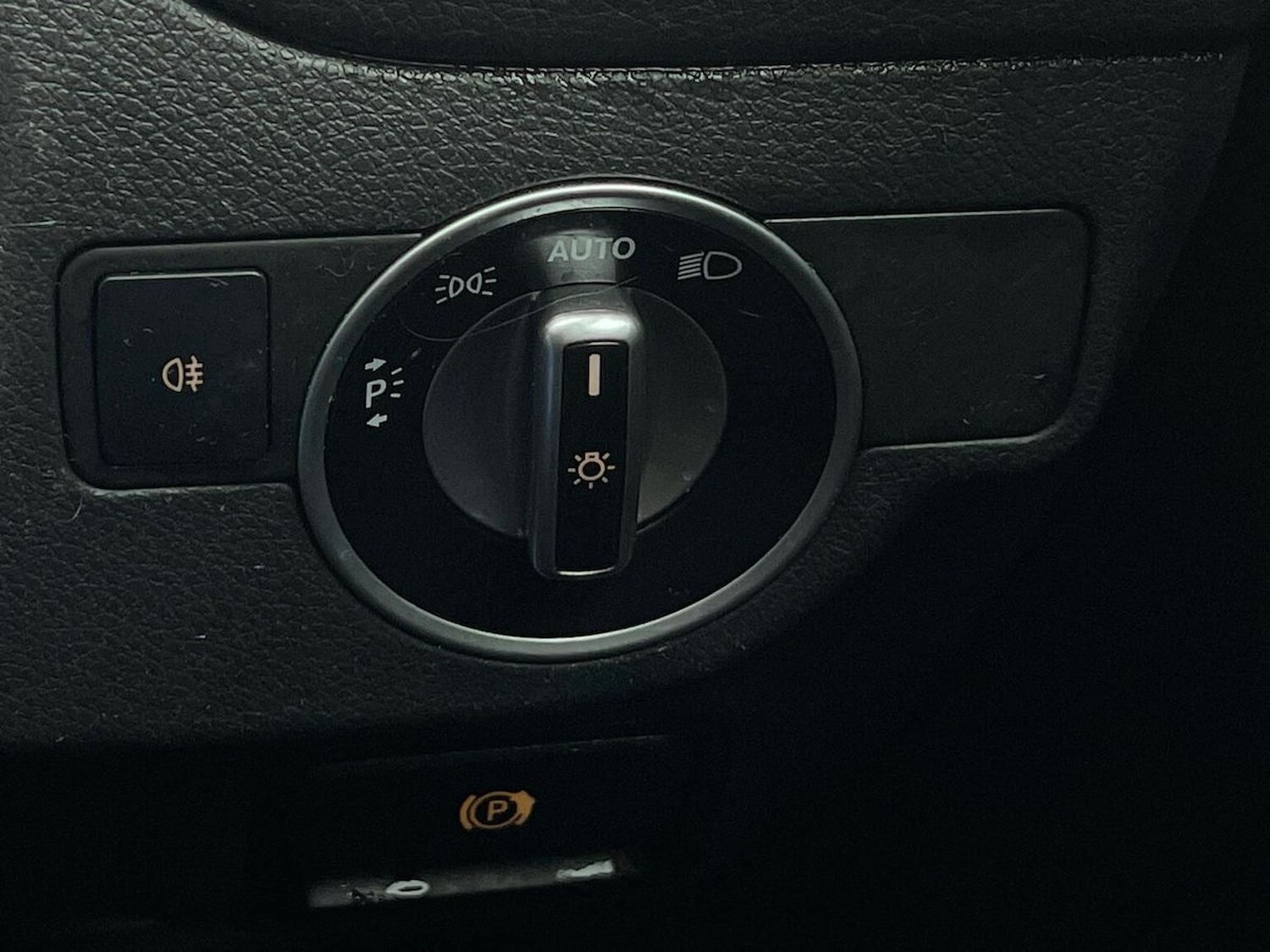 Used Mercedes-Benz CLA 2016 for sale - 77896813: Photo 39