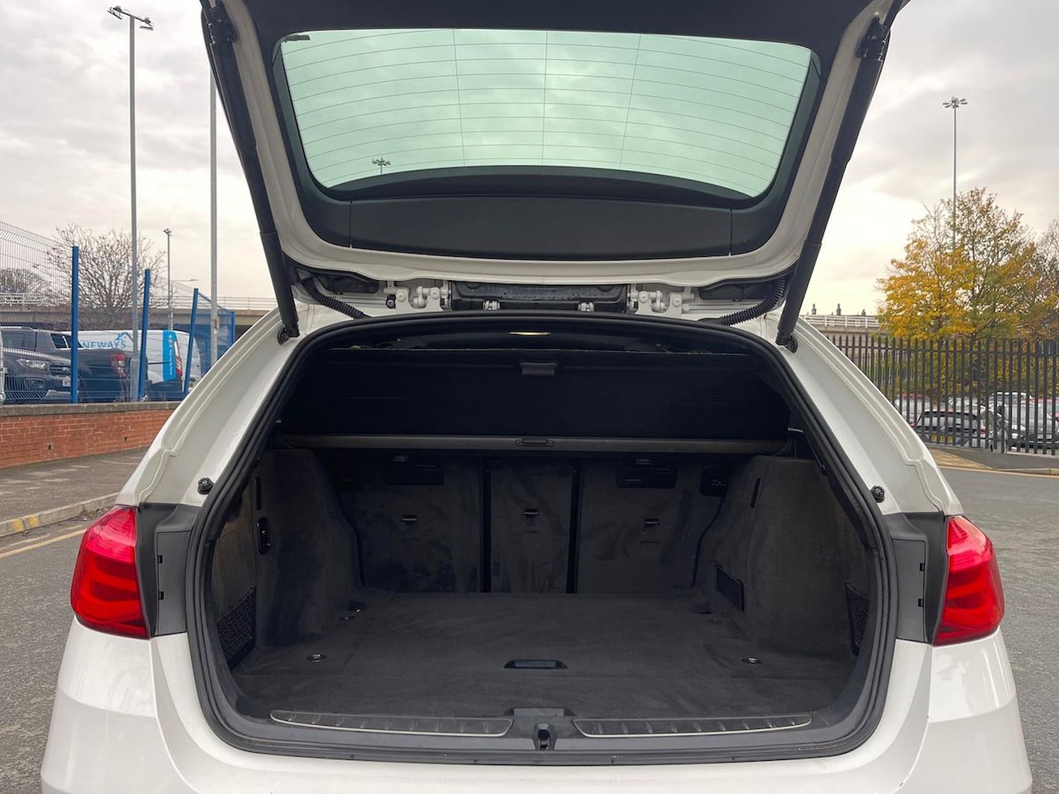 Used BMW 3 Series 2017 for sale - 76932281: Photo 17