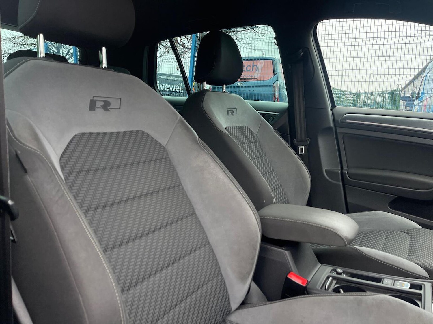 Used Volkswagen Golf 2019 for sale - 76547651: Photo 32