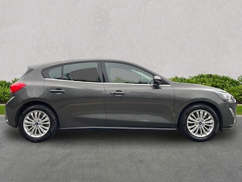 Used Ford Focus 2021 for sale - 76237045: Photo 3