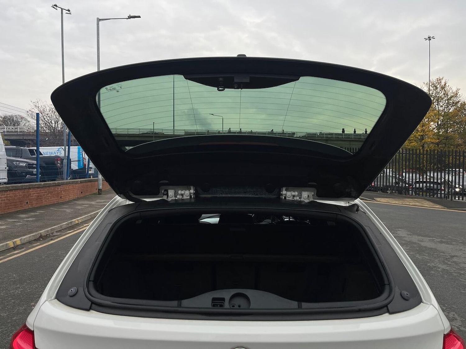 Used BMW 3 Series 2017 for sale - 76504929: Photo 42